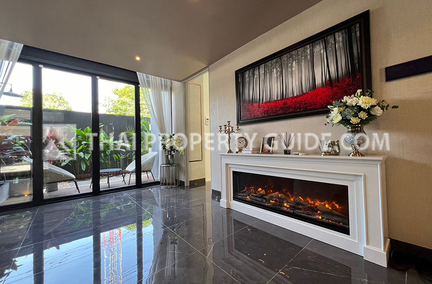 House with Private Pool in Srinakarin 